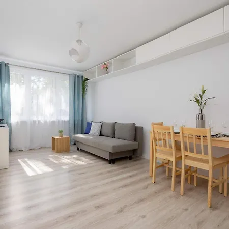 شقة Cozy With Desk Near Potulicki Park By Renters
