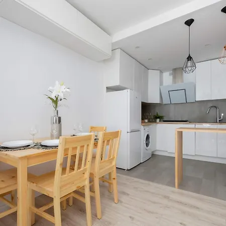 Cozy With Desk Near Potulicki Park By Renters Pruszków